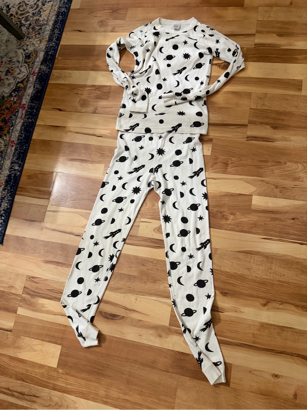 Hanna Andersson White Kids Pajama Set with Black Space Print